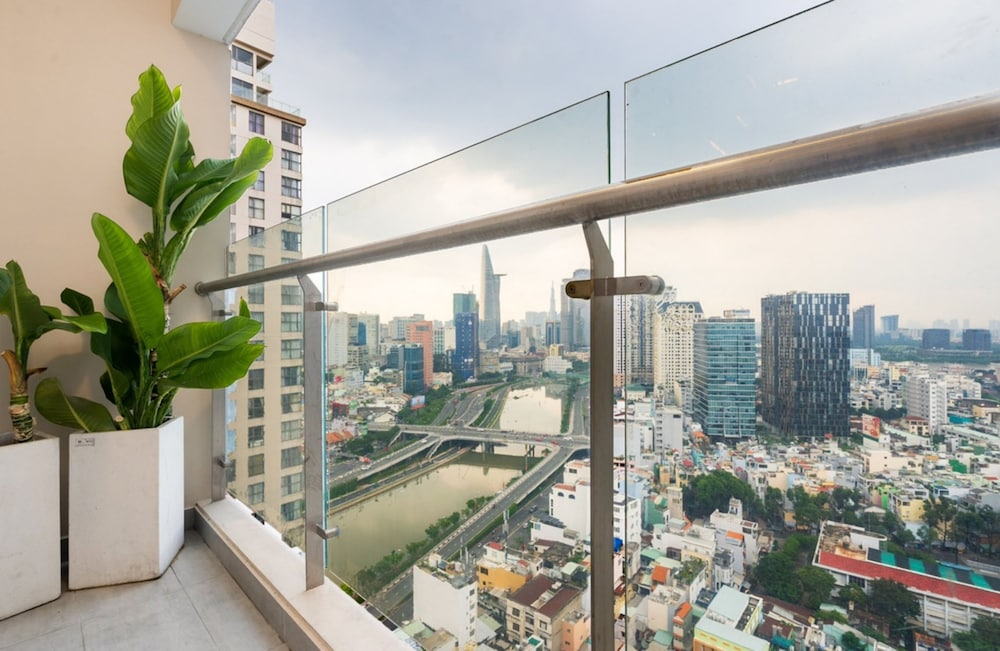 Otis Millennium Saigon Balcony Apartment