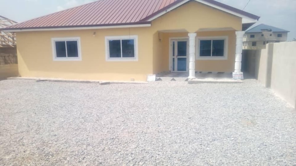 3 bedroom Executive House Ensuite