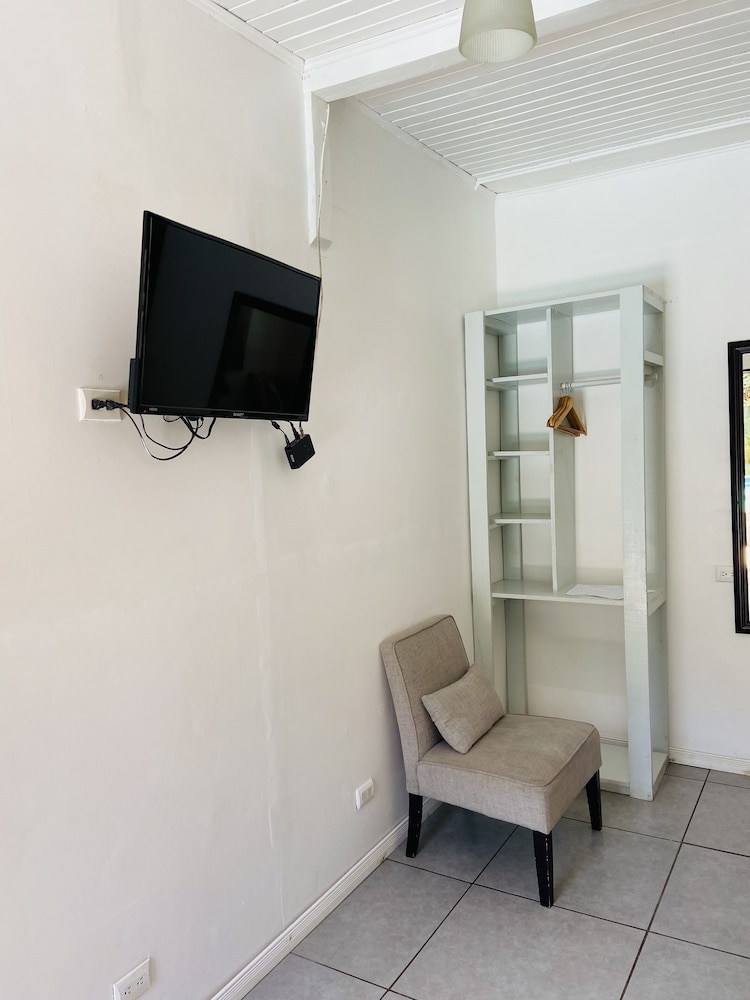Lizard King Hotel & Suites