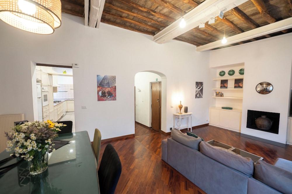 Pantheon Apartments