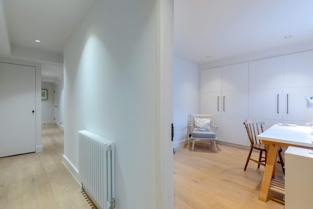 Chic 1BD Flat W/private Terrace Knightsbridge!