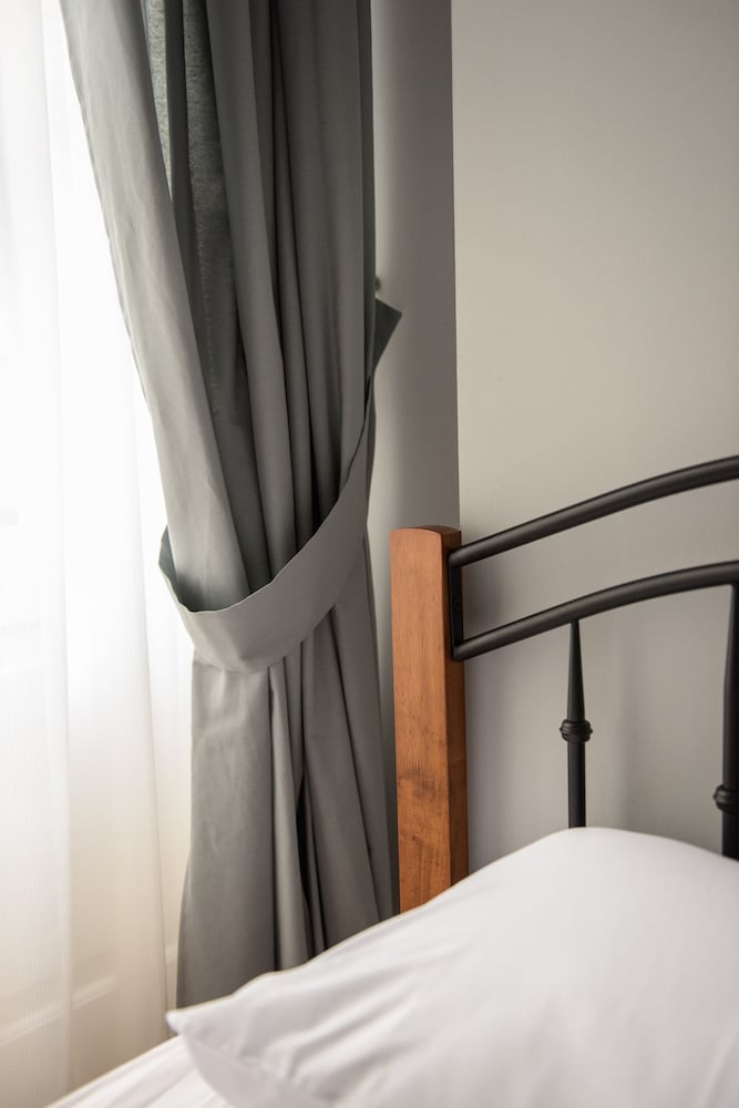 Athinas Street Inn