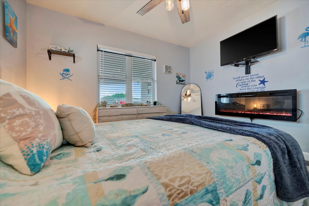 Dolphin Suite 2B Pet Friendly Waterfront Dock