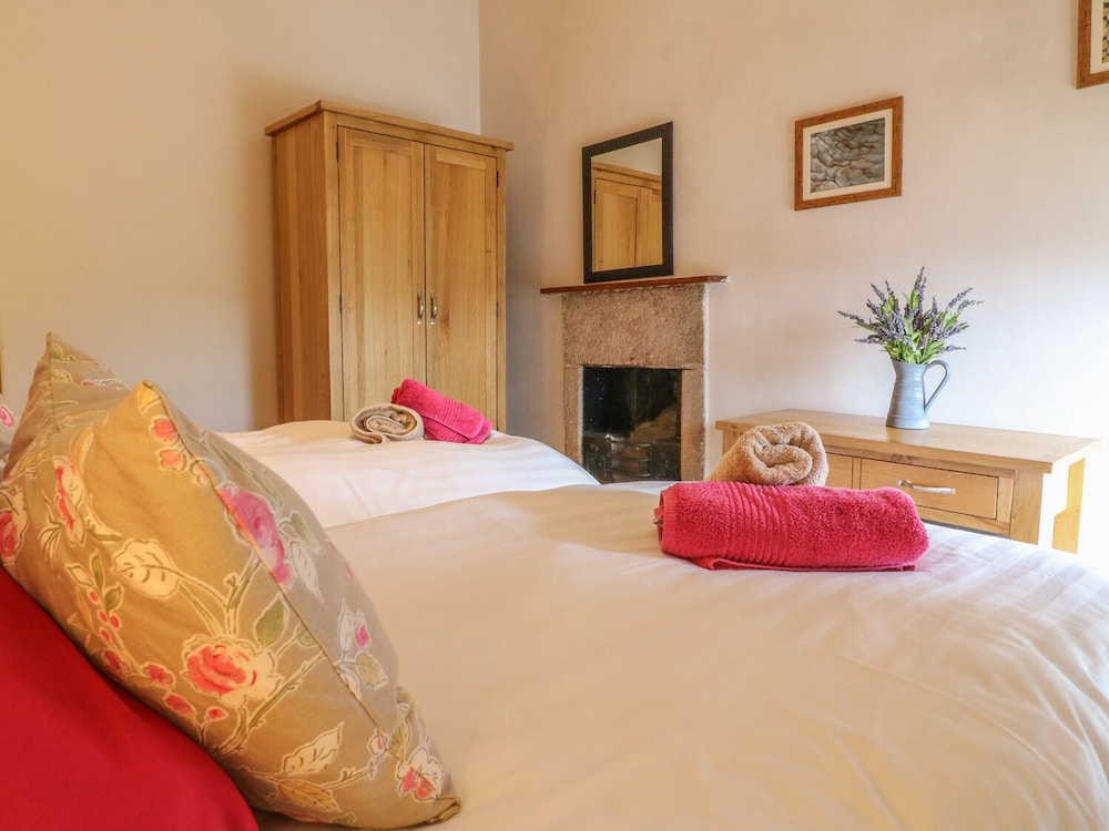 Holly Cottage