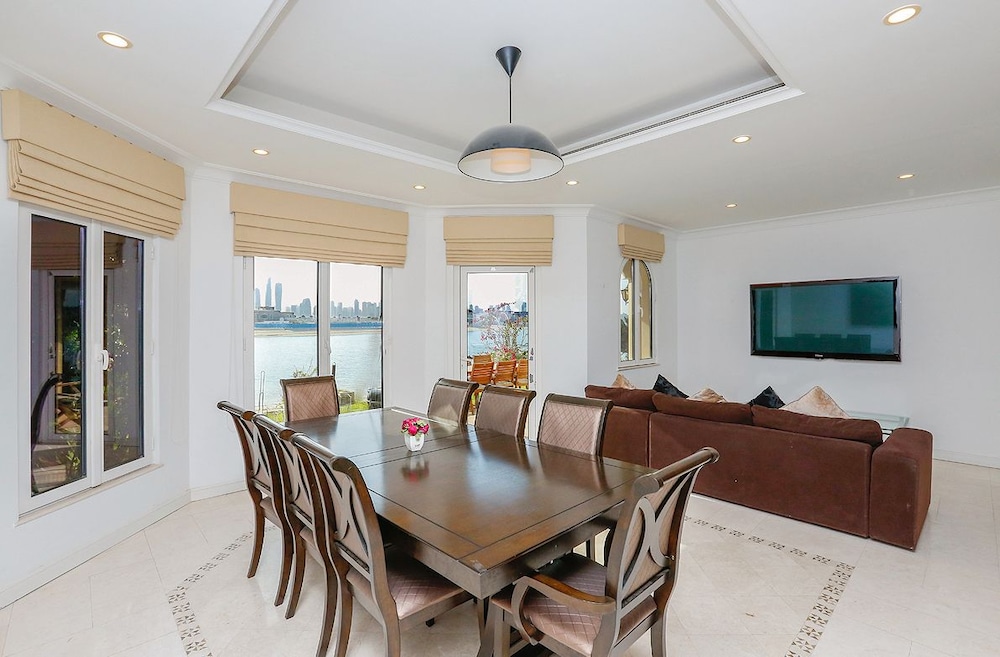 Kennedy Towers - Frond M Villa