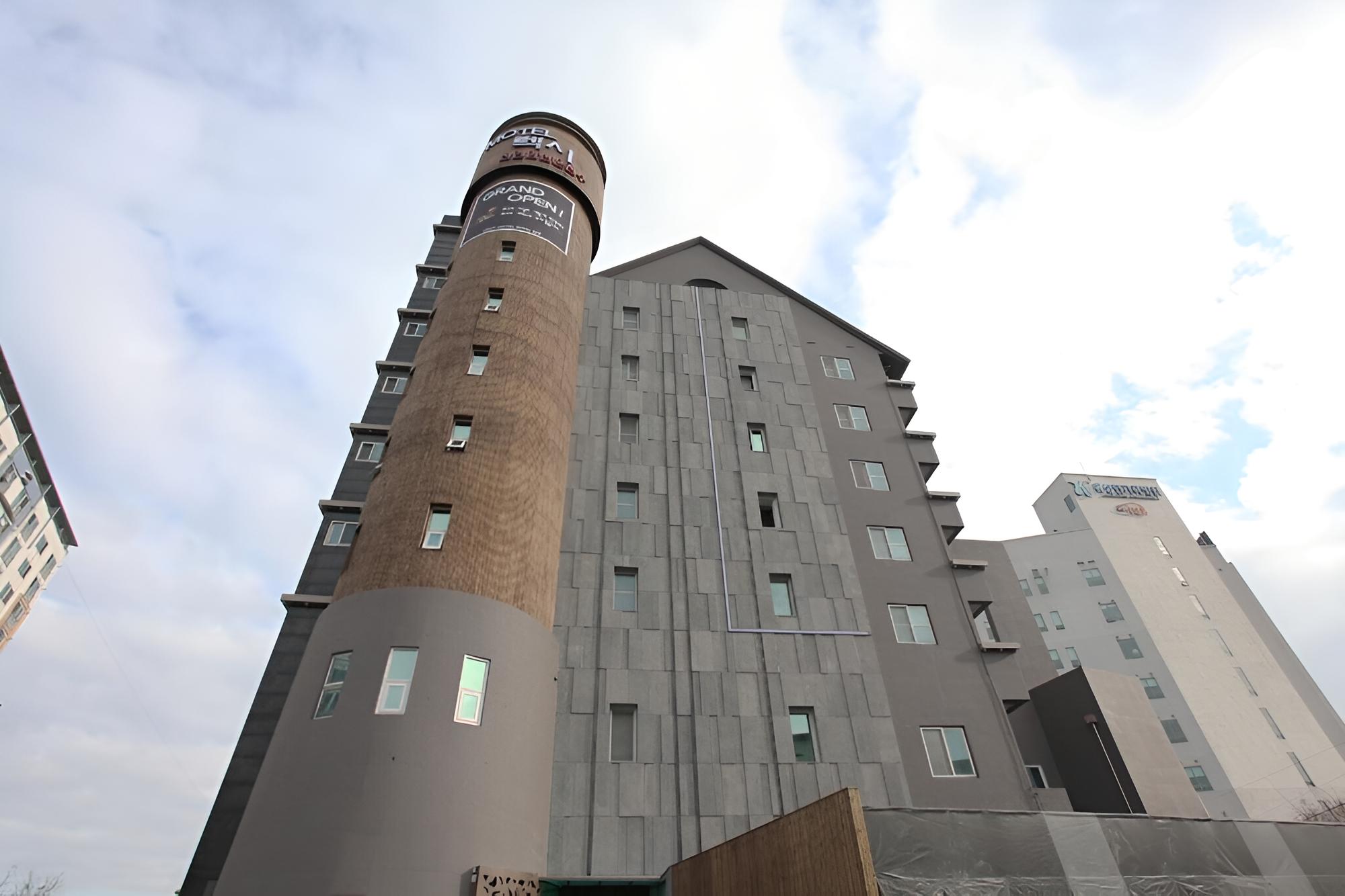 Photo 9