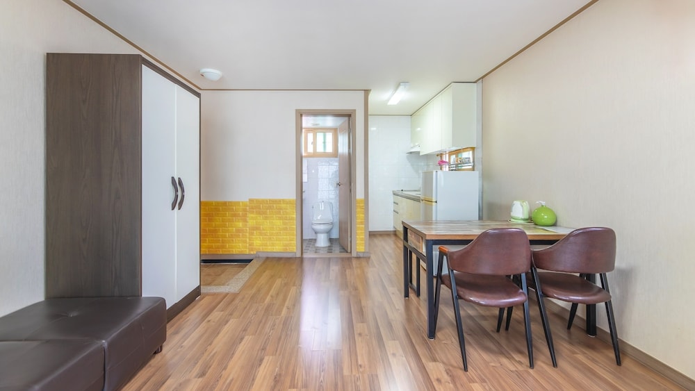 Geoje Evergreen&pinetree Pension view 3