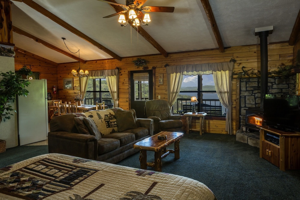 Lake Shore Cabins on Beaver Lake