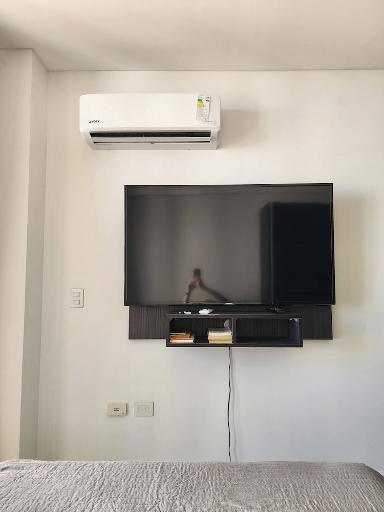 Alberti 360 Charming City Center Apartment With Shared Pool