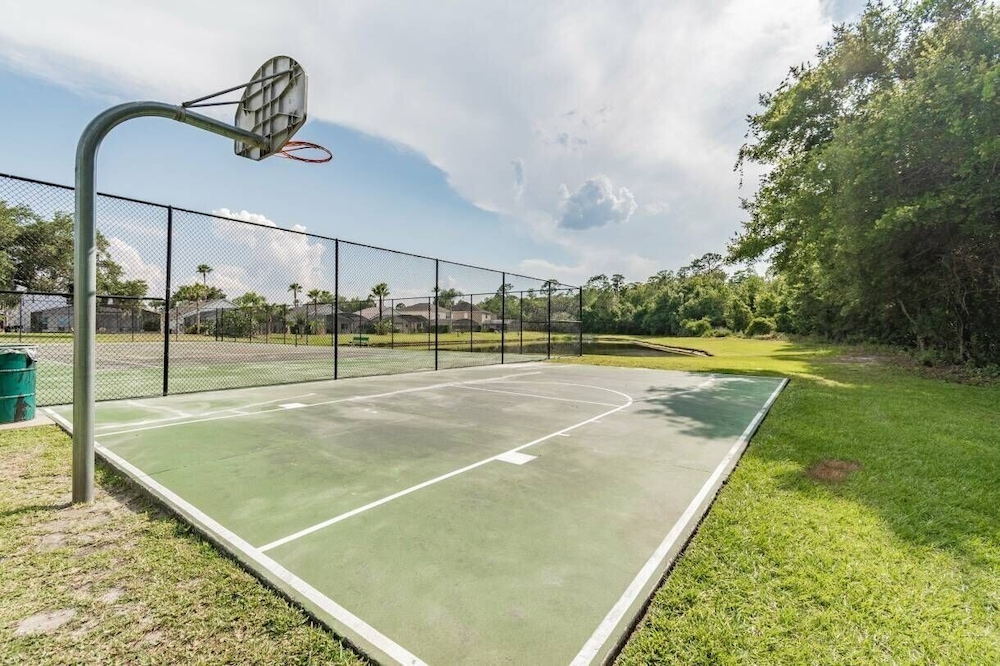 4BR Lake Berkley Home w/ Private Pool