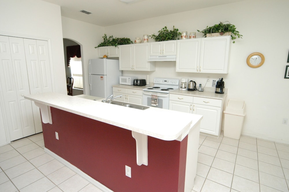 4636 5-bed Disney Area Pool Home, Cumbrian Lakes - Image 4