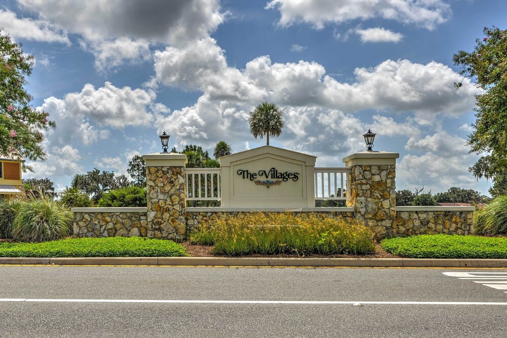 1 Mi to Golf: Home w/ Chic Patio in The Villages