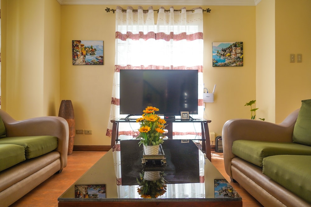 Charming Tagaytay Vacation Home