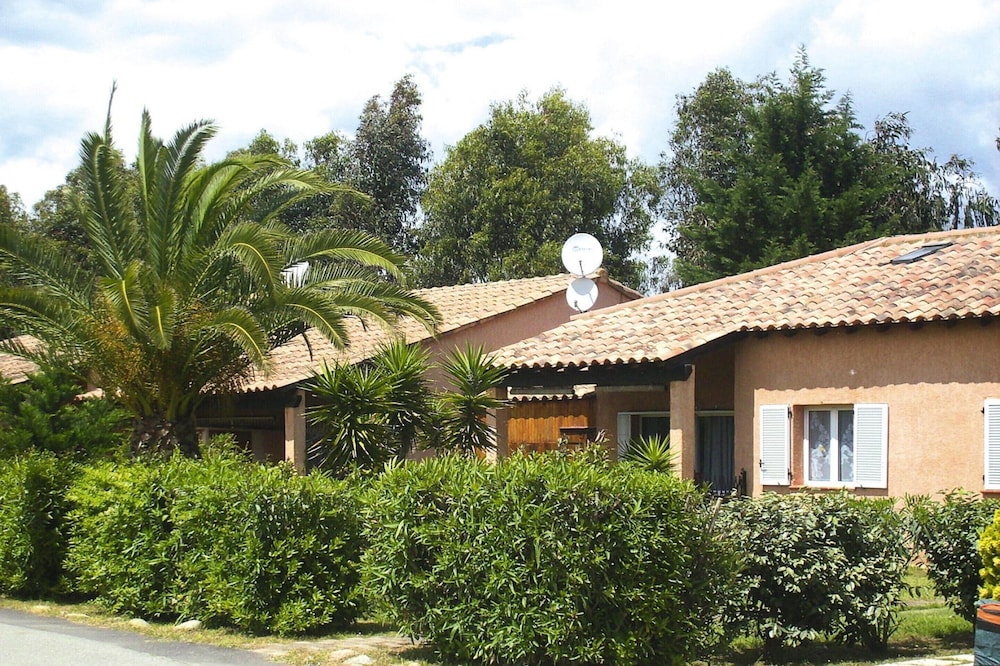 Apartment in Ghisonaccia Near Sandy Beach