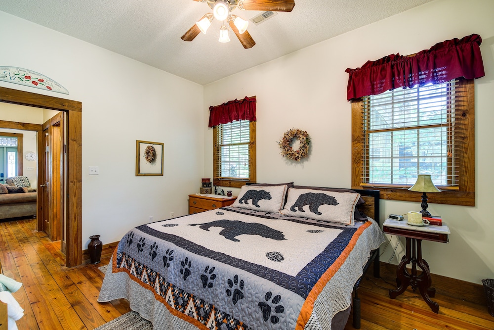 Lake Cumberland Resort Cabin w/ Community Perks! view 3