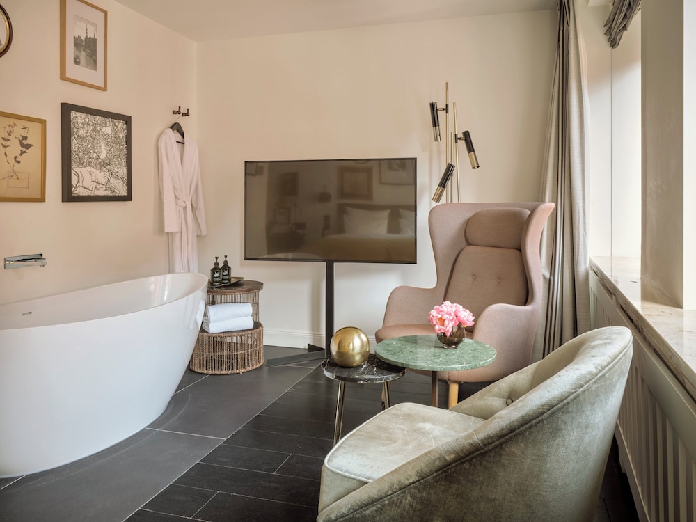 Hamburg Vacations - The Nikolai Hotel Hamburg, Leonardo Limited Edition - Property Image 3