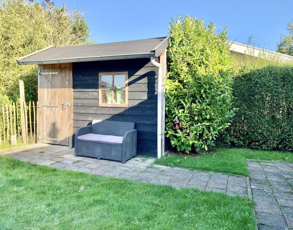 Renovated Bungalow With Garden