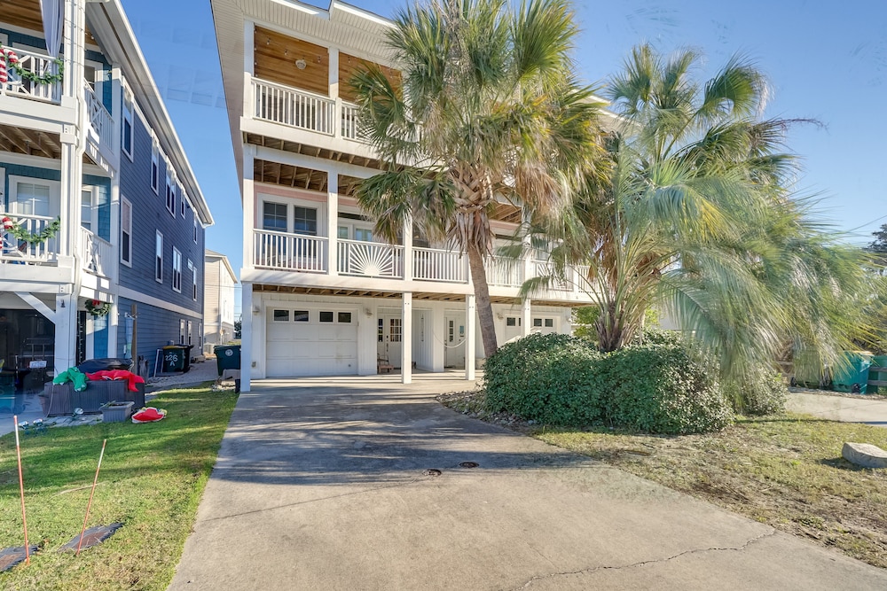 Breezy Kure Beach Home - Walk to Pier & Ocean! view 2