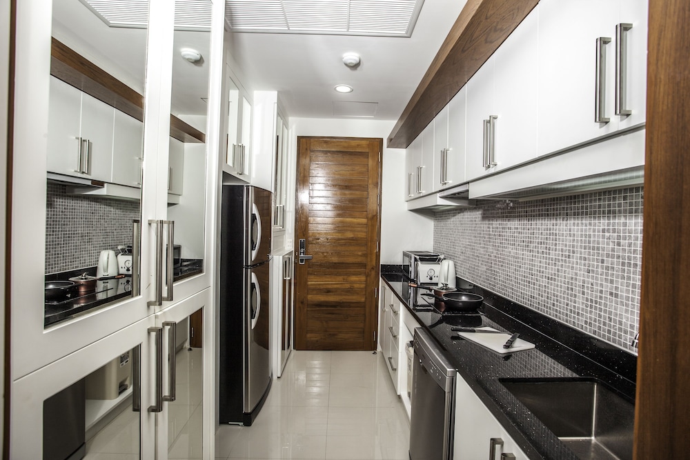 Q Kata Residence