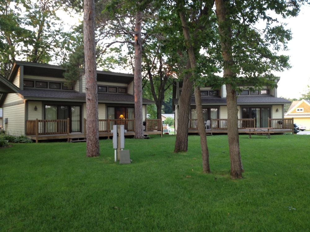 Kavanaugh's Sylvan Lake Resort