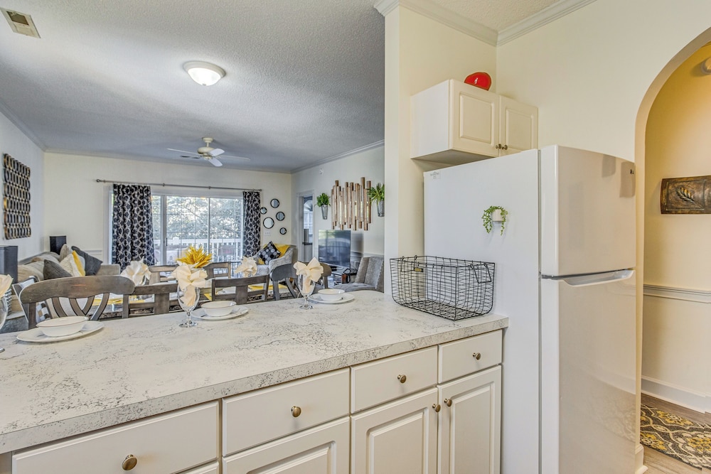 Swim, Putt & Play: Central Condo in Myrtle Beach!