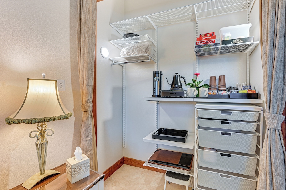 Private & Spacious Deluxe Rolling Hills Ranch Gem