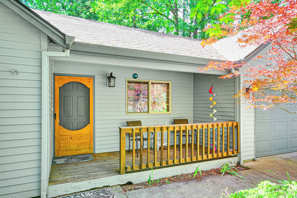 Rhododendron Retreat w/ Hot Tub: Steps to River! view 5