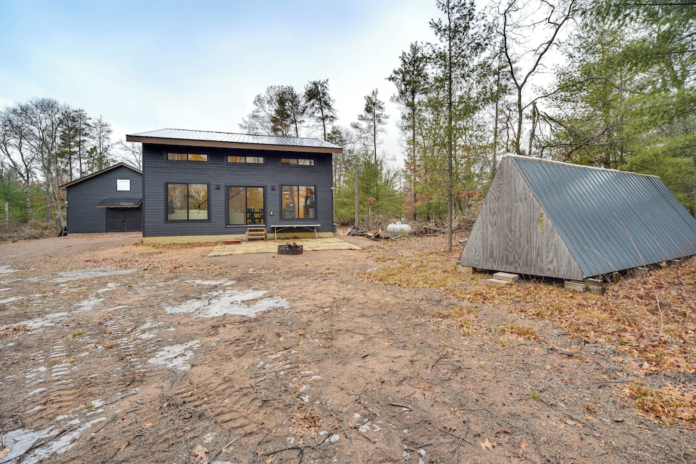 Lake House on 3 Acres w/ Private Dock in Minong!