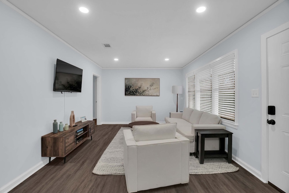 3BR Home Near AFB ASU Riverwalk Downtown