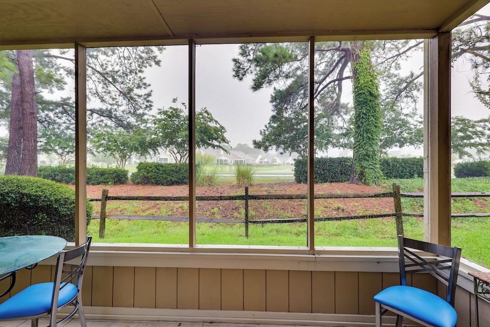 5 Mi to Cherry Grove Beach: Dog-friendly Condo!