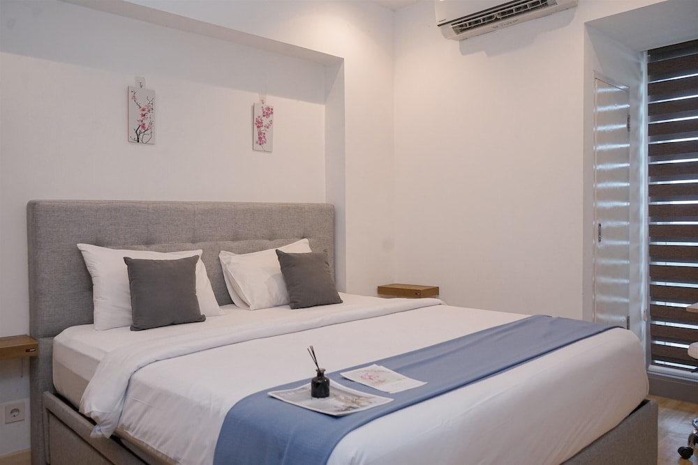 Warm and Spacious 1BR at Branz BSD City Apartment
