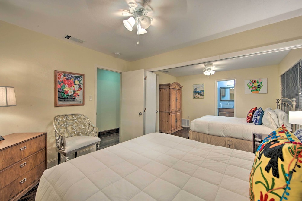 Malakoff Lakefront Home: Golf Course On-site! view 2