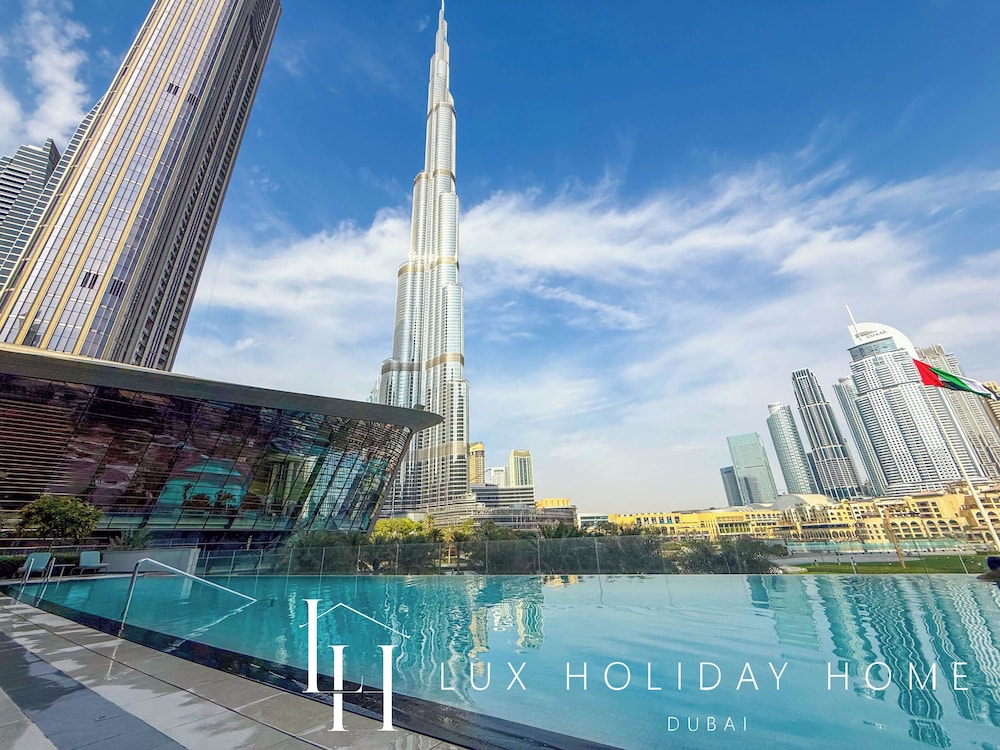 LUX The Grande Signature Skyline Suite 2