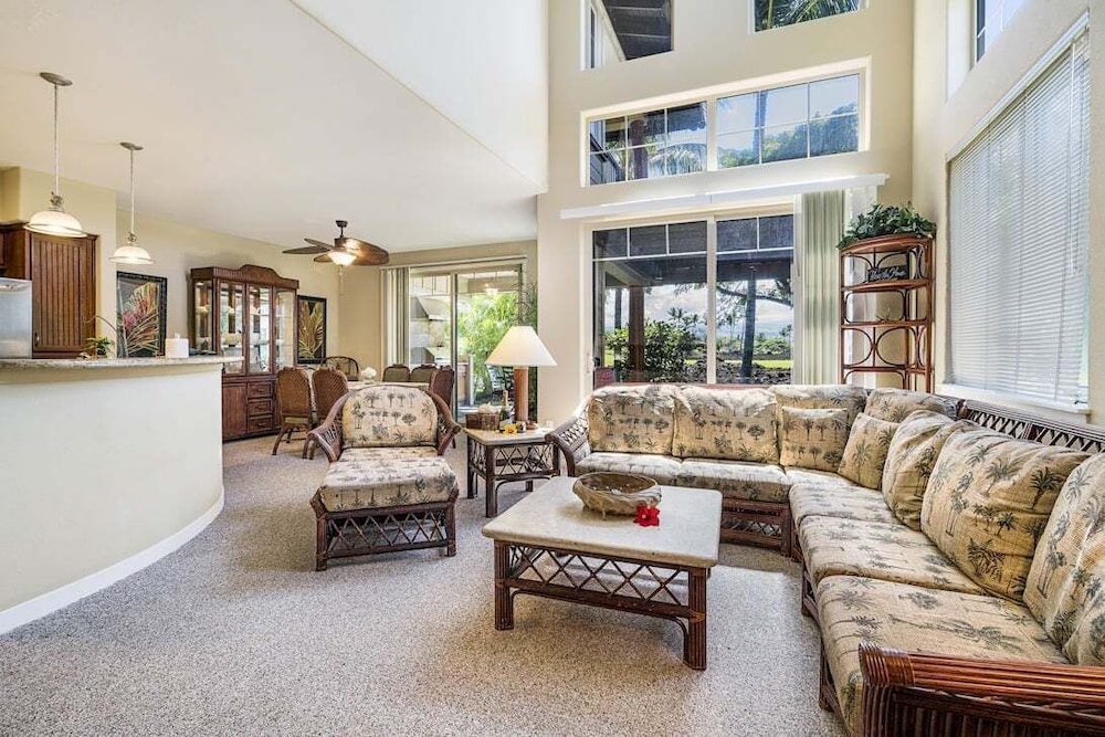 Prestigious Mauna Lani Resort - Luxurious End Unit - Large Private Lanai! -vrkcv