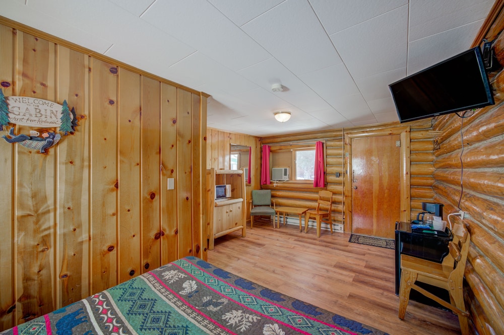 Sportsmans Lodge