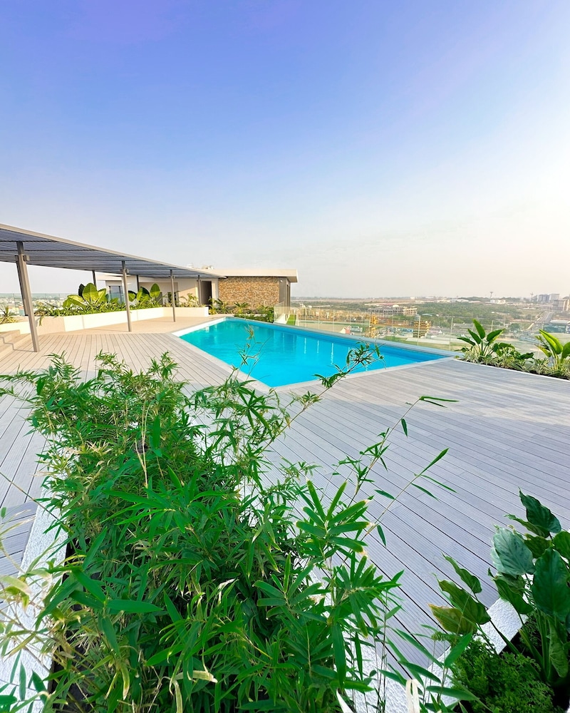 Serenity luxury studio loxwood