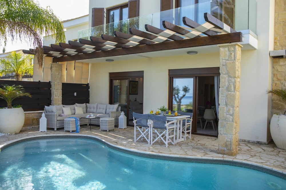 El Greco Seafront Villa