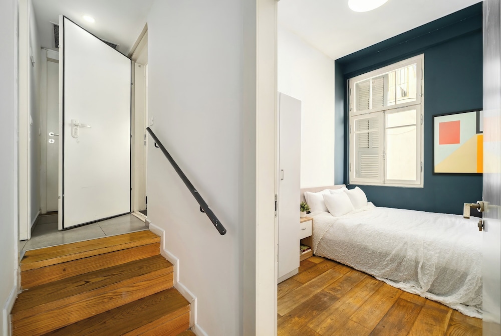 Allenby Urban Living Apartments by Sea N Rent
