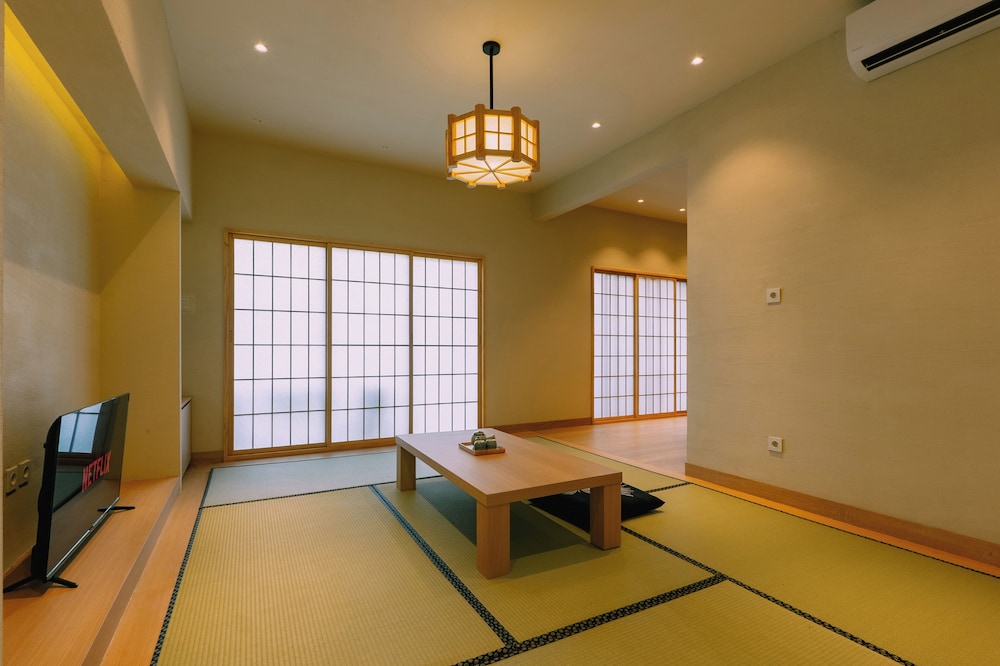 Himawari House