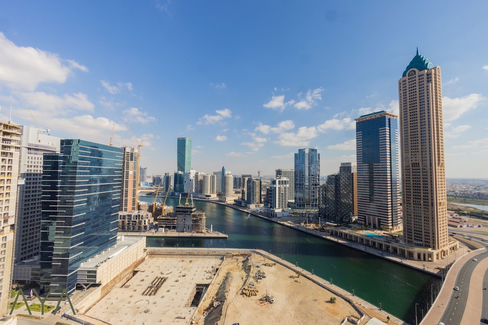 Aya - Aqua Canal/ One-Bedroom Retreat at ZADA Tower