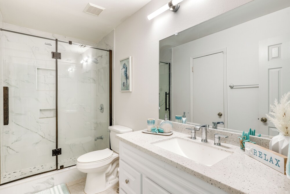 3 Mi to Marina: Riverview Family Home w/ Lanai!