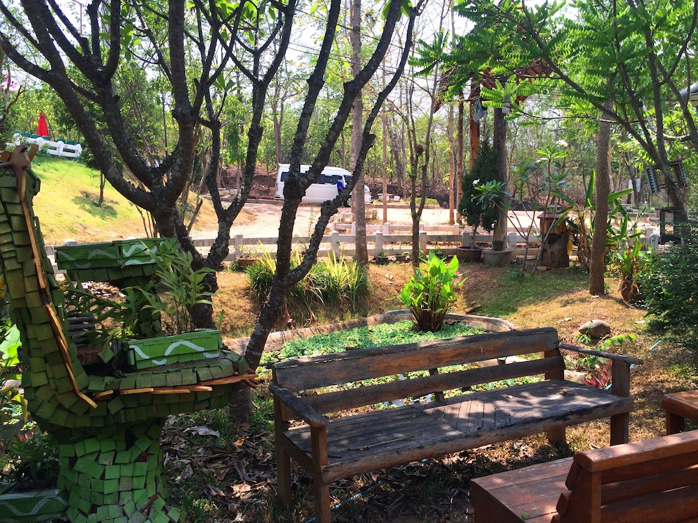 Montri Garden House