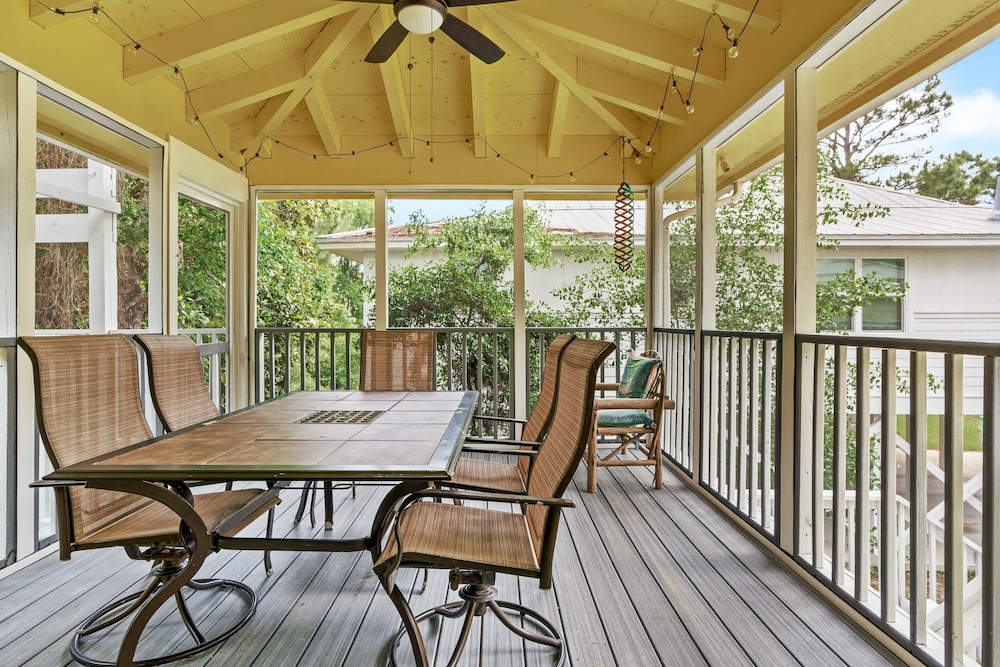 As You Like It by Avantstay Steps to Beach Bikes Sleeps 18