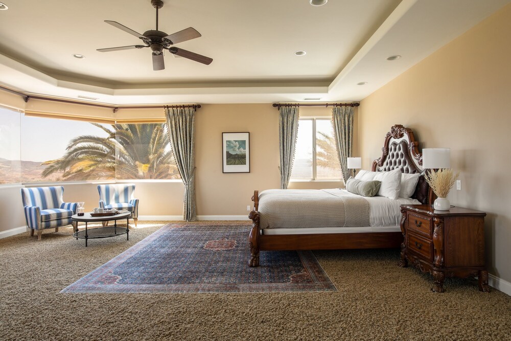 Sangiovese By Avantstay Spectacular Estate w Pool Hot Tub Putting Green
