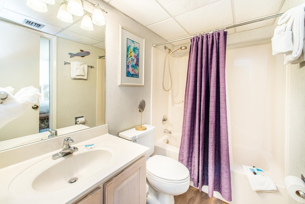 Leeward 308 at Edgewater