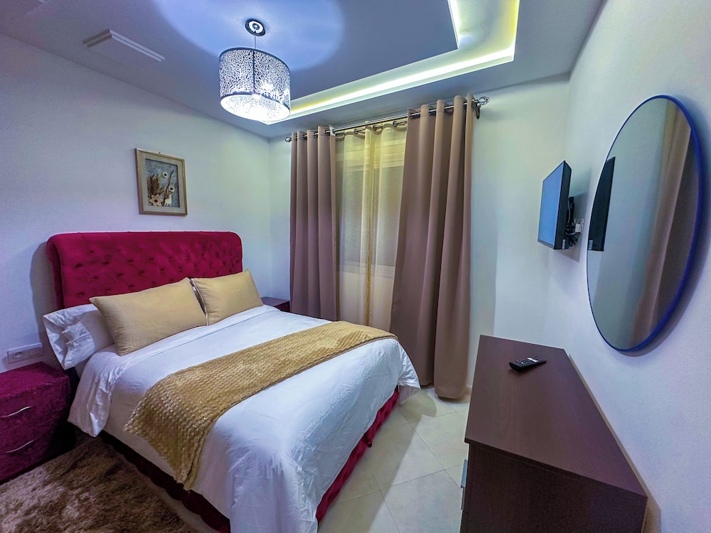 Elite Holiday Homes - Luxury & Centric Flat view 5
