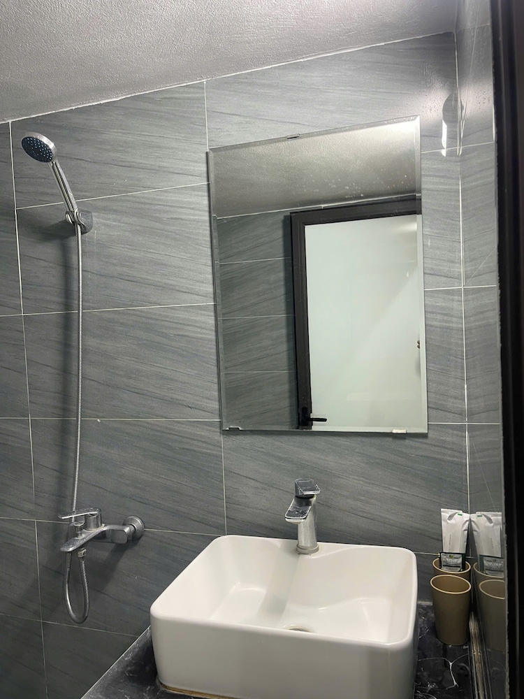 Era Apartment Tran Thai Tong