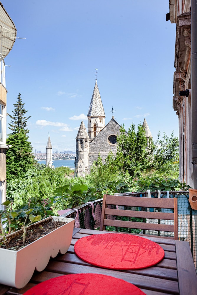 Alaattin Apartments