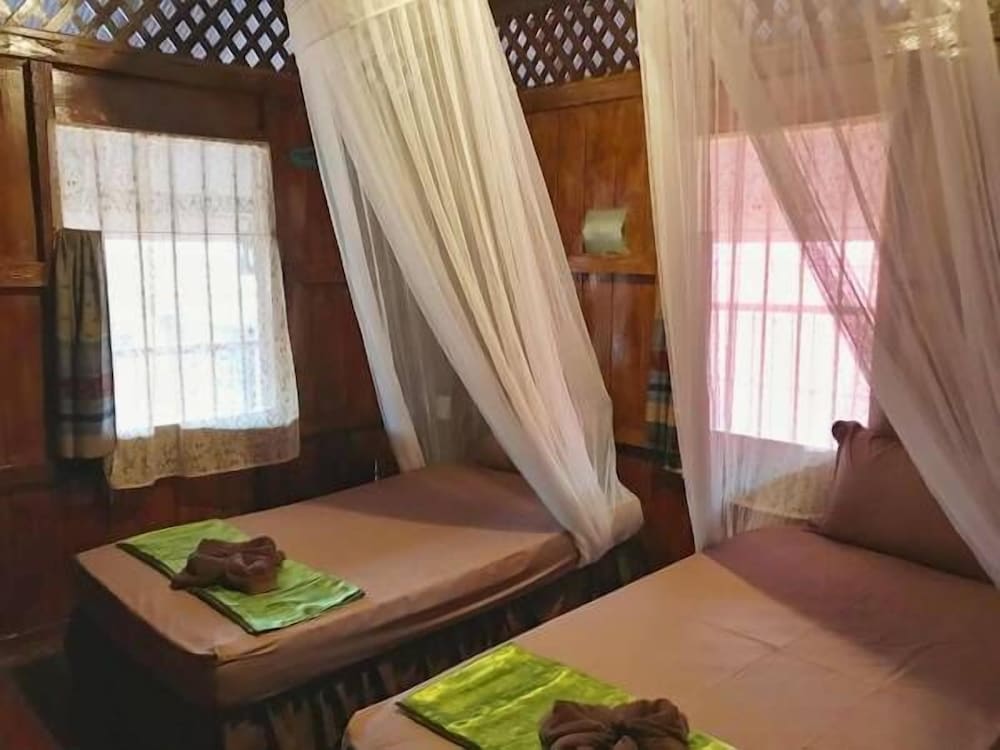 Copa Lanta Guesthouse