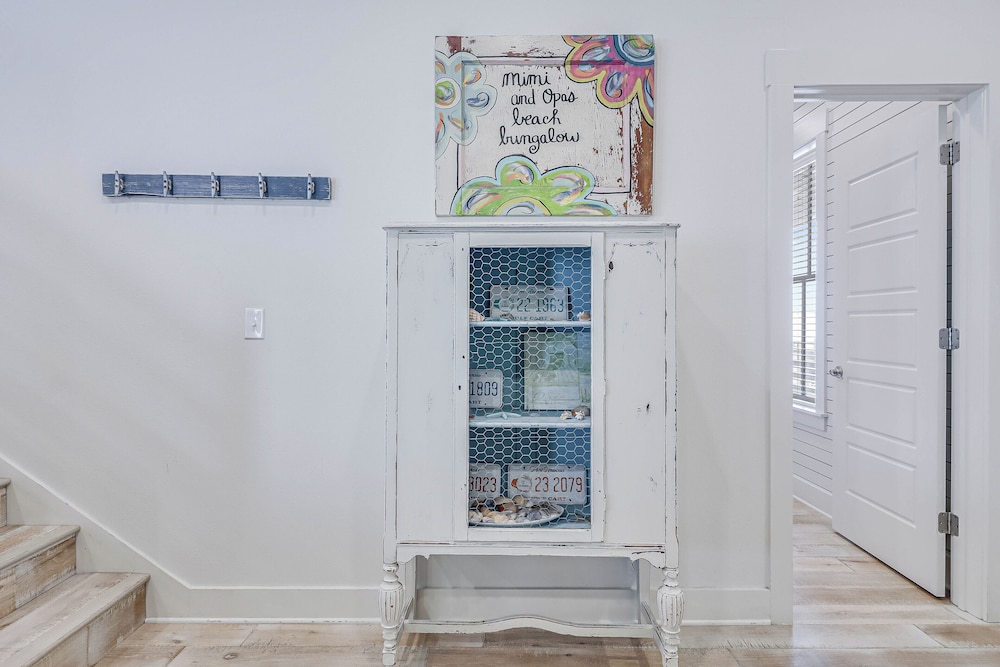 Beach Bungalow TC 2305